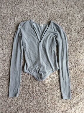 Light Gray Women's Long-Sleeve Top